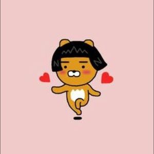 Meet your Posher, Chloe